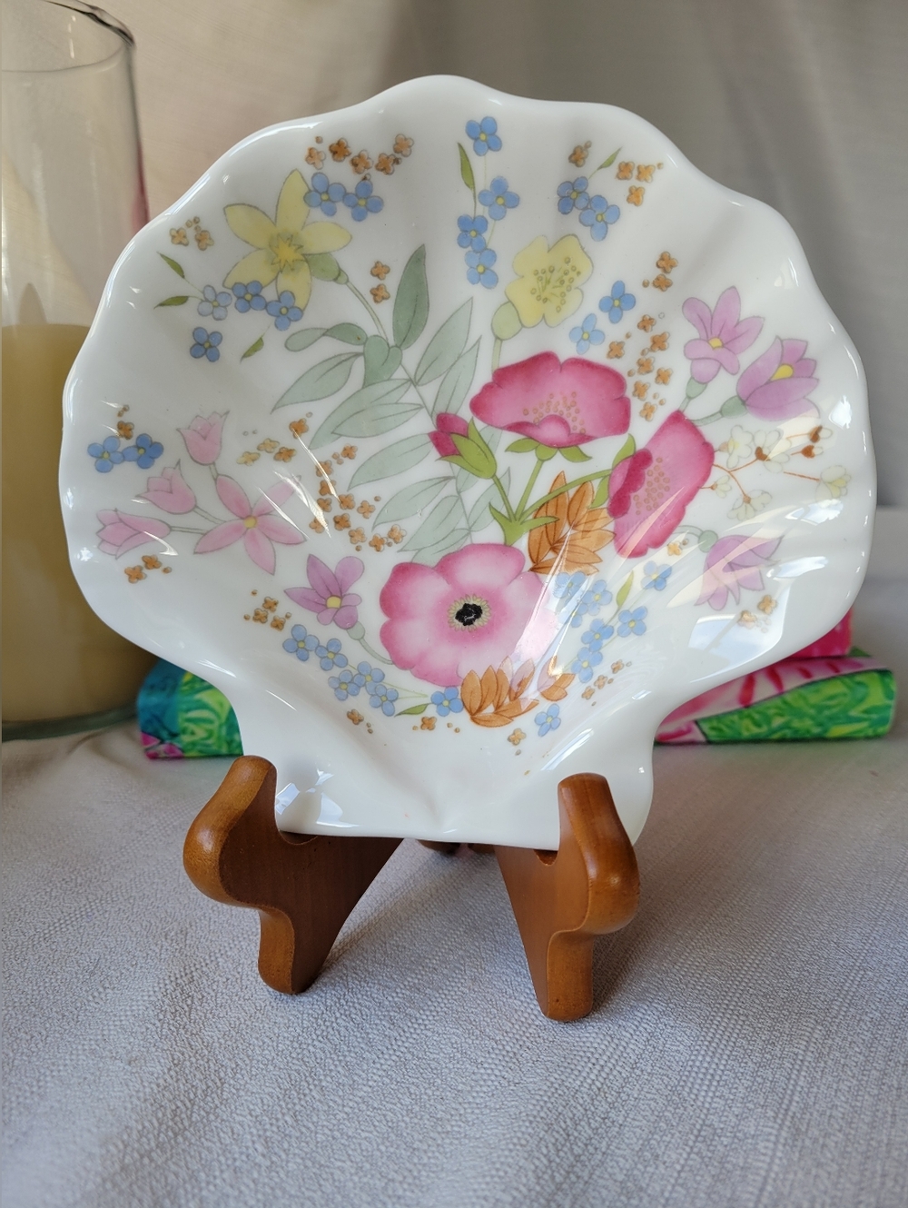 Wedgewood Vintage Meadowsweet Porcelain Scalloped Dish